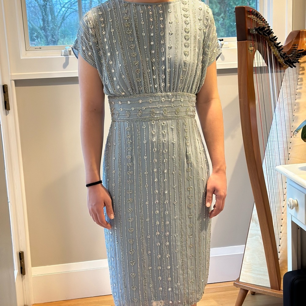 MAC DUGGAL BEADED CAP SLEEVE
COLUMN MIDI DRESS IN SLATE BLUE